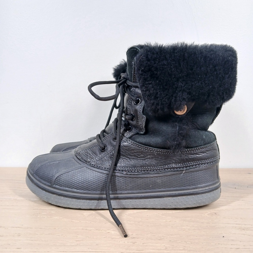 Crocs Faux Fur Boots Women 9 Black Lace Up Winter Cozy Outdoor Casual